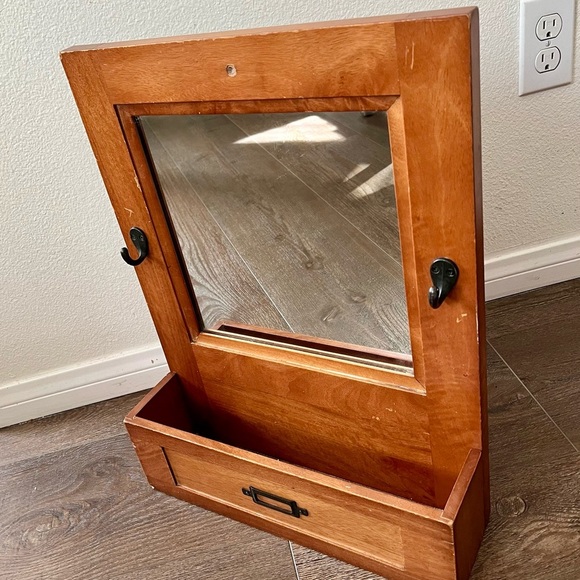 Vintage single post box mirror w 4. L 15. H 19 inch - Picture 1 of 15